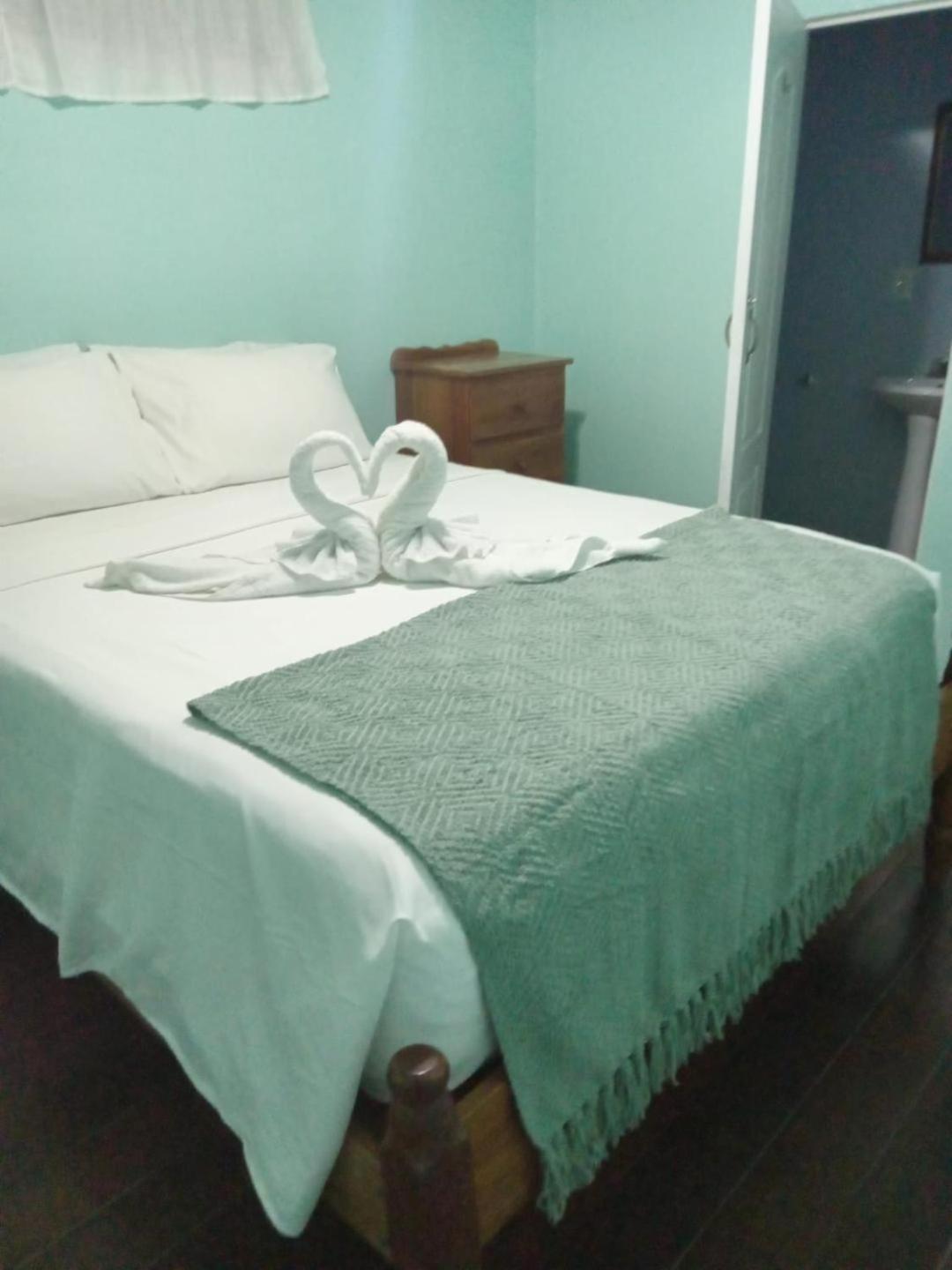 Axios Sun Apartments Caye Caulker Exterior foto